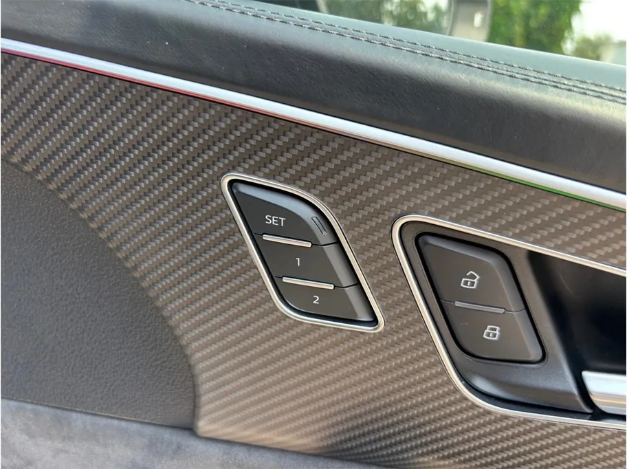Audi RS Q8 photo 52