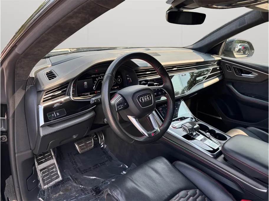 Audi RS Q8 photo 6