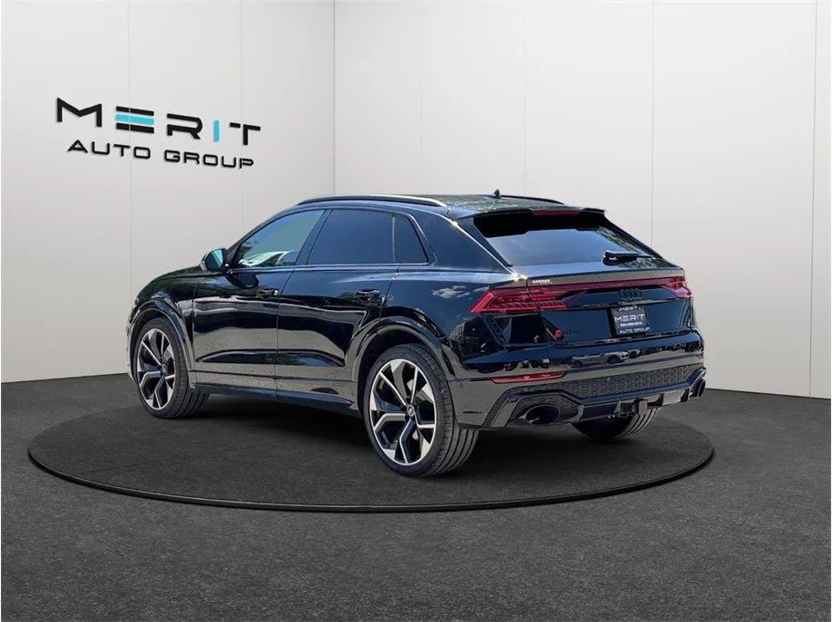Audi RS Q8 photo 7