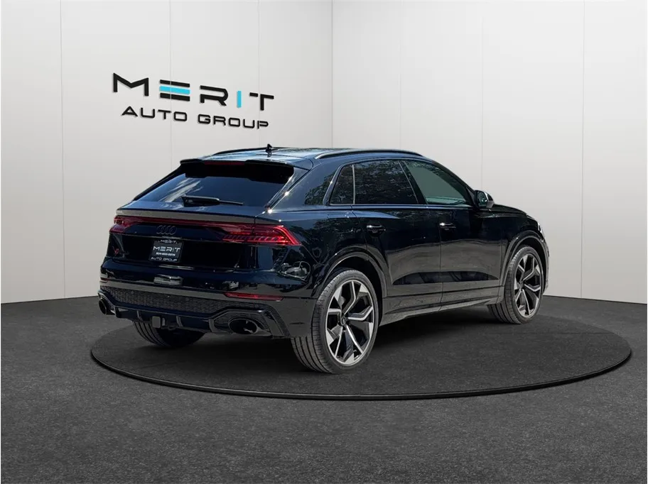 Audi RS Q8 photo 9