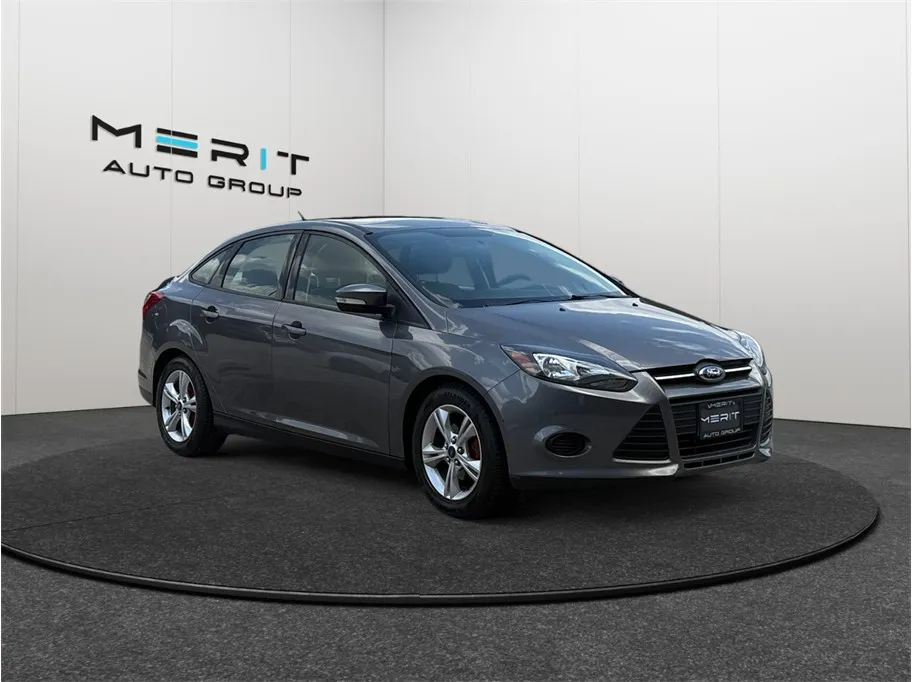 Gray 2014 Ford Focus SE Sedan 4D for sale in Jacksonville, FL