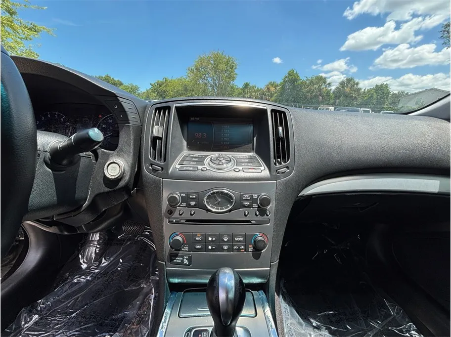 Infiniti Q40 photo 11