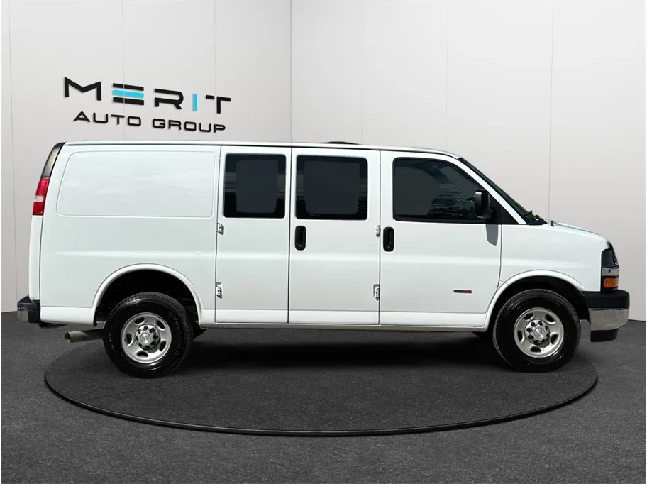 Chevrolet Express photo 10