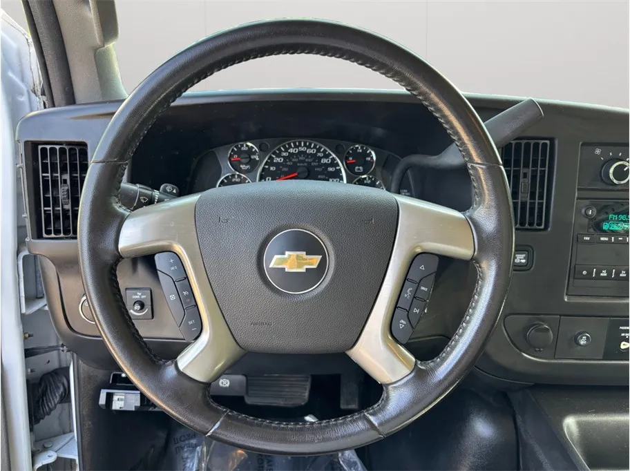 Chevrolet Express photo 19
