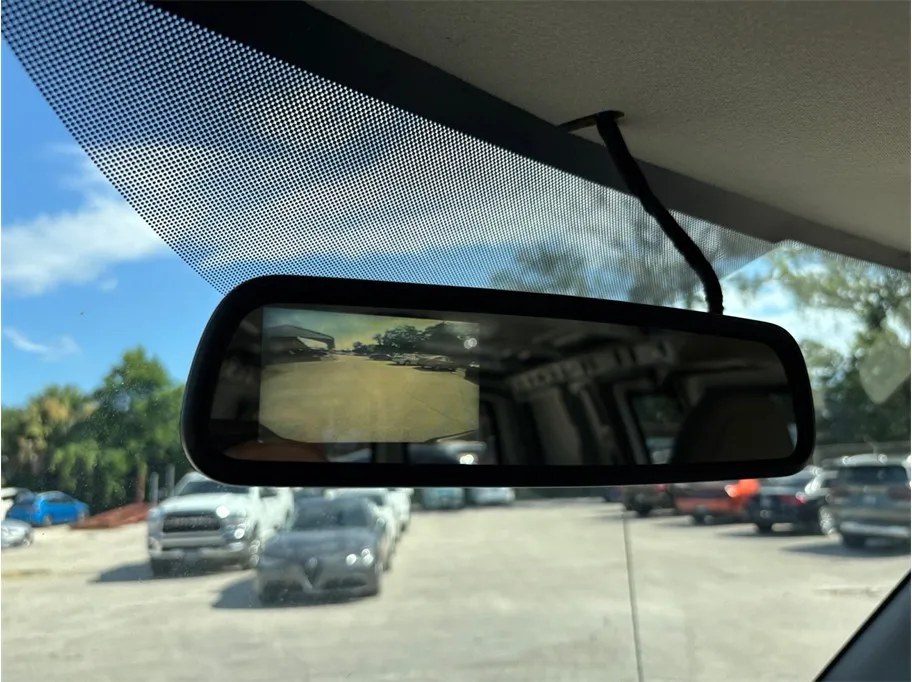 Chevrolet Express photo 23
