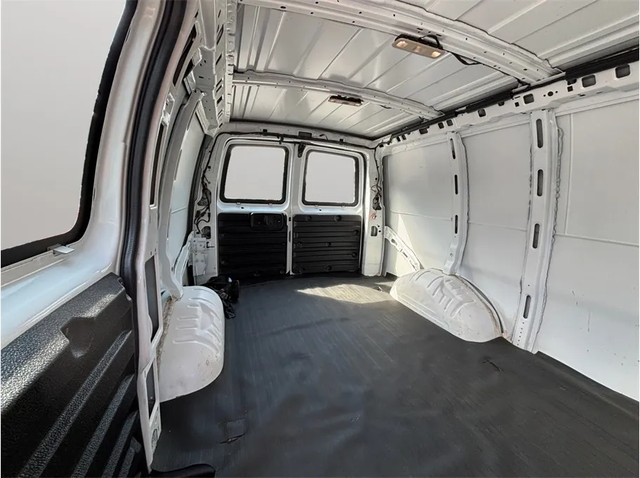Chevrolet Express photo 28