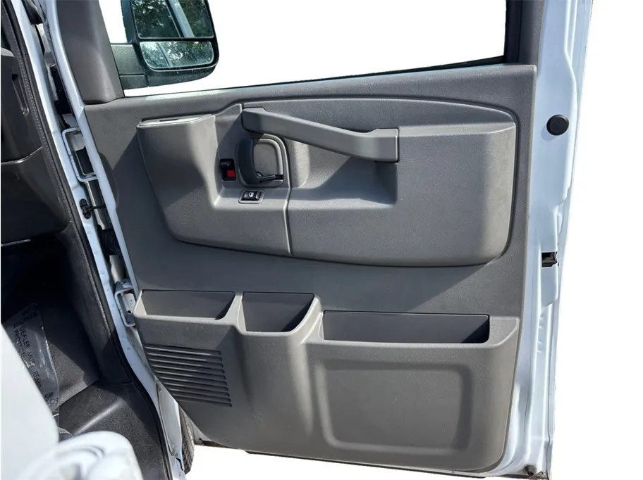 Chevrolet Express photo 31