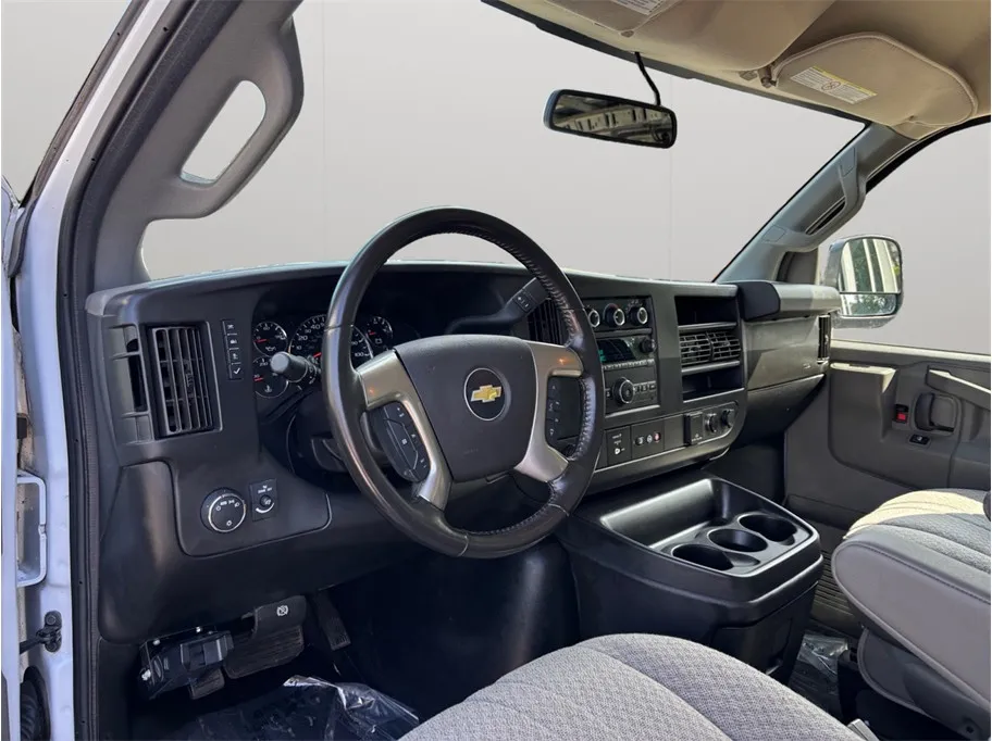 Chevrolet Express photo 6