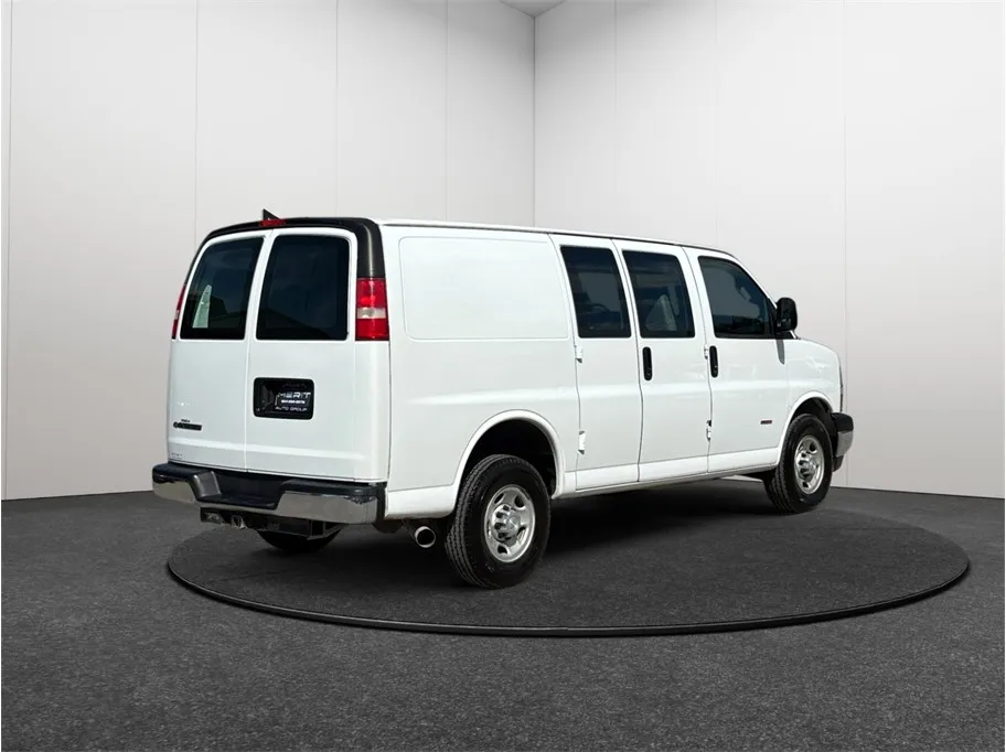 Chevrolet Express photo 9