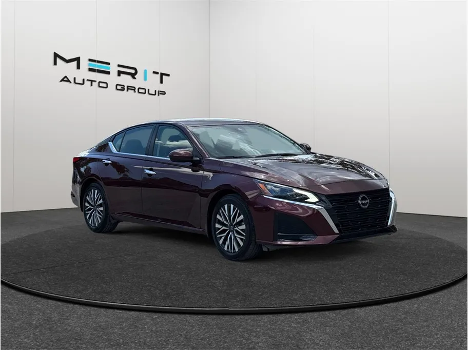 2024 Nissan Altima 2.5 SV Sedan 4D