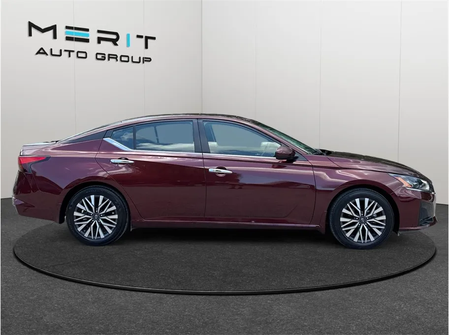 Nissan Altima photo 10