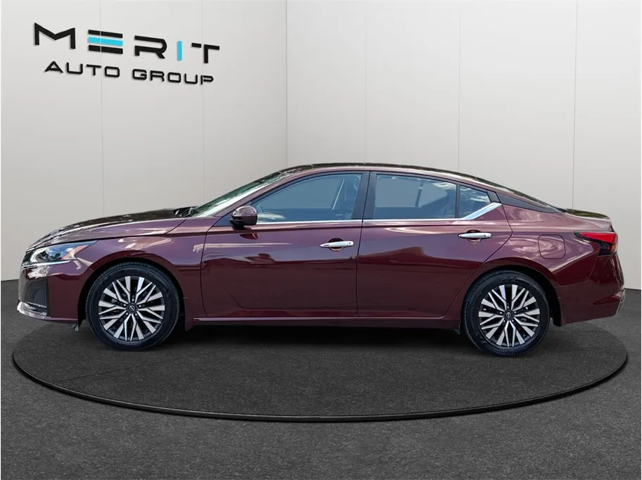Nissan Altima photo 5
