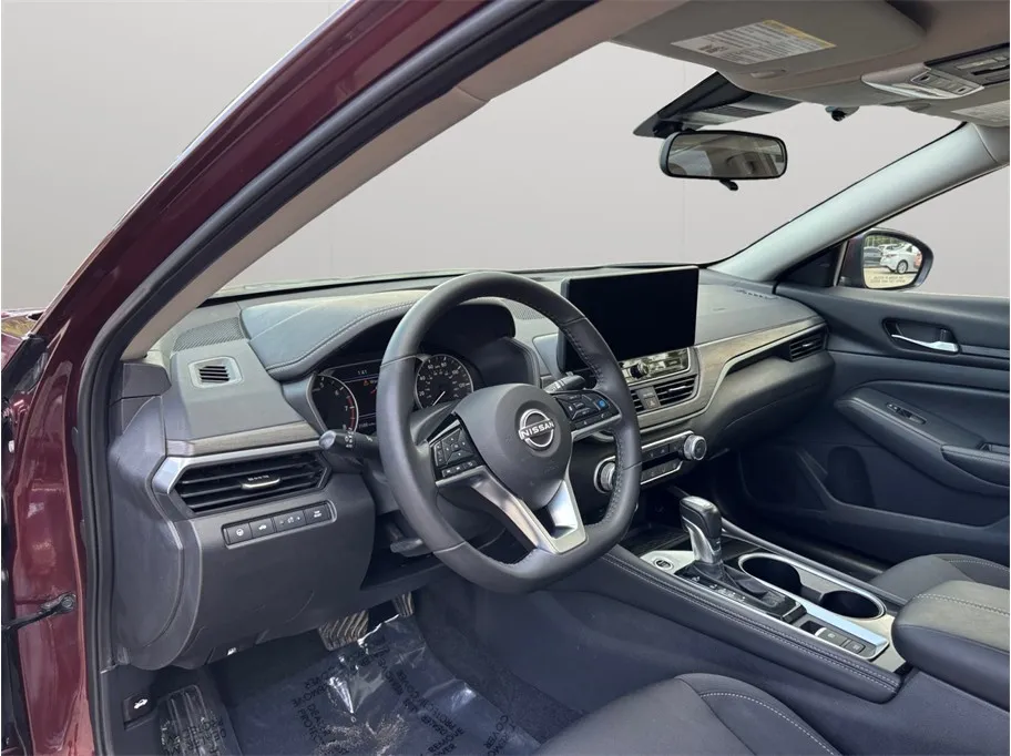 Nissan Altima photo 6