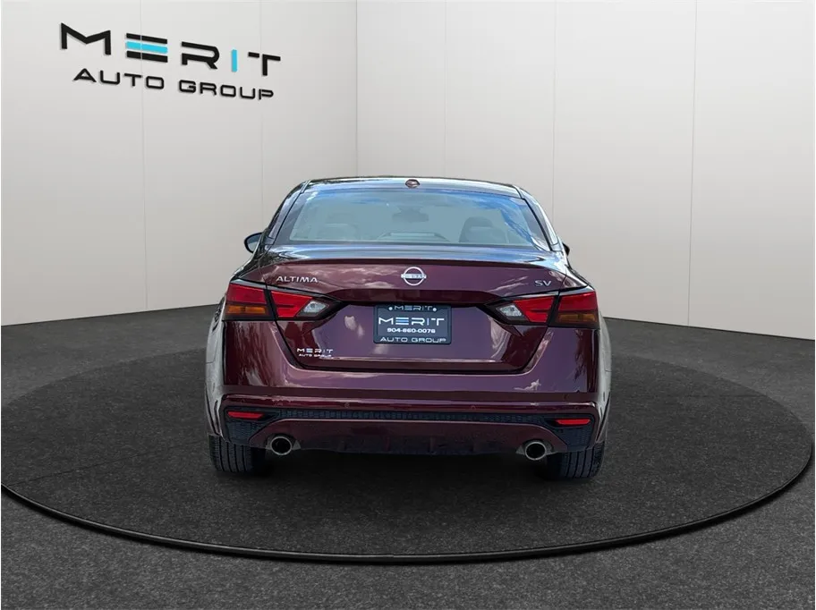 Nissan Altima photo 8
