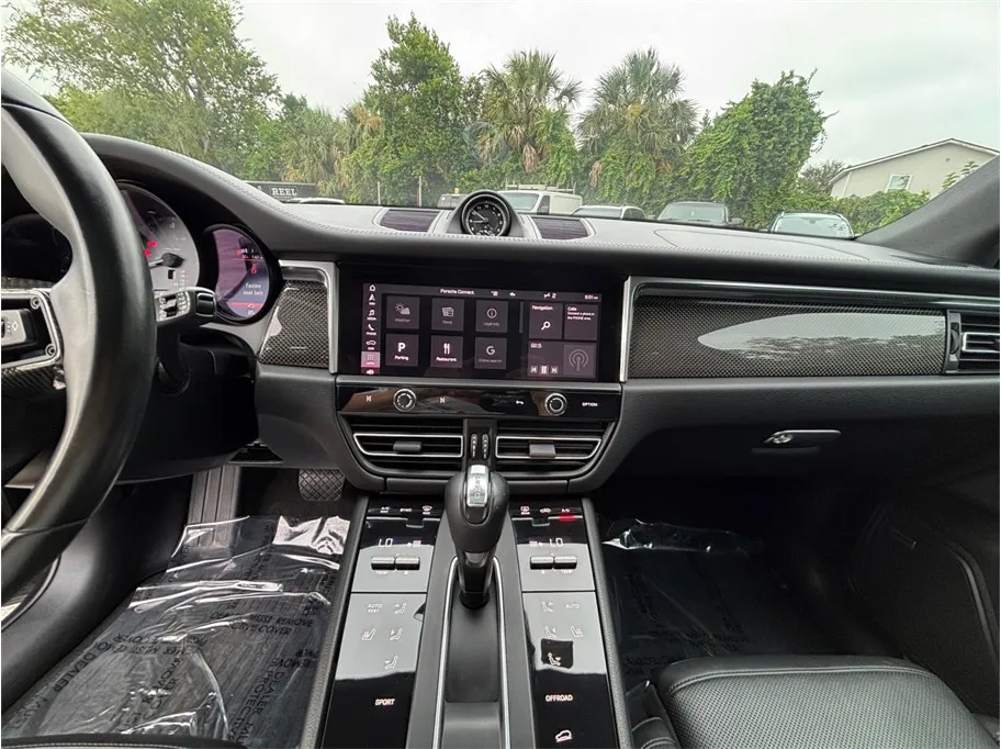 Porsche Macan photo 11