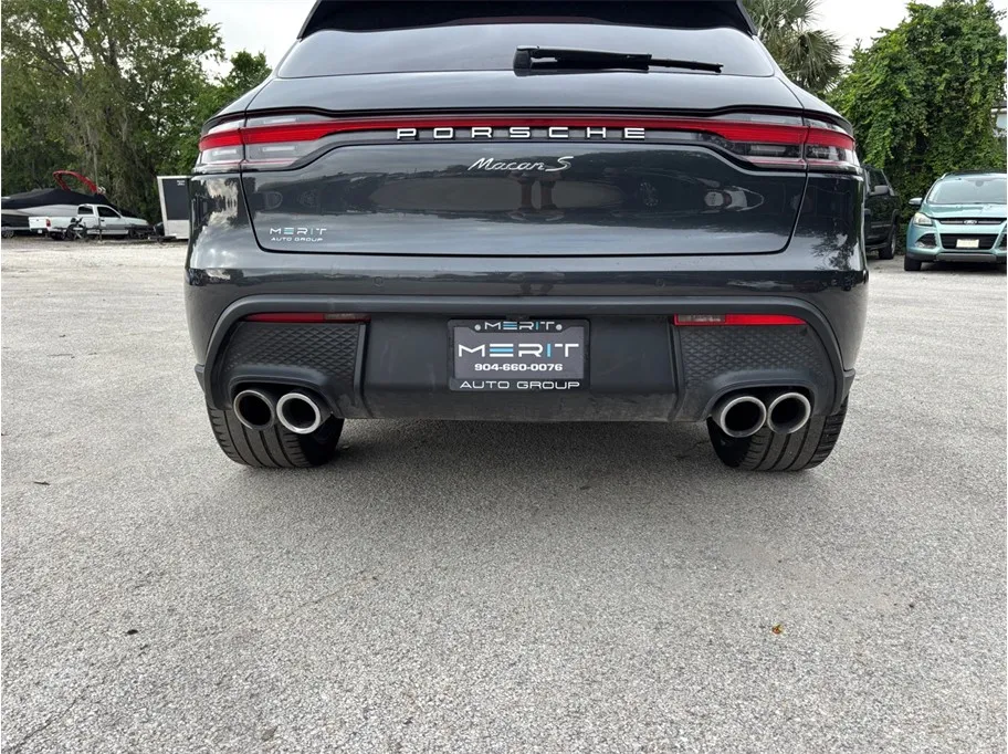 Porsche Macan photo 17