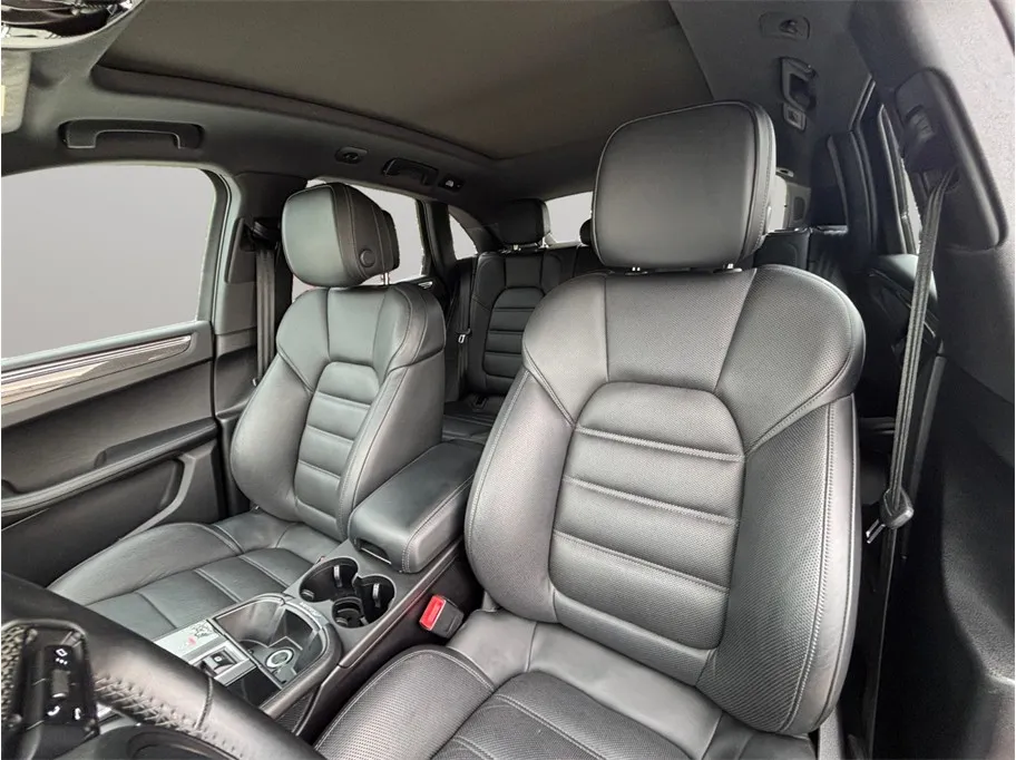 Porsche Macan photo 19