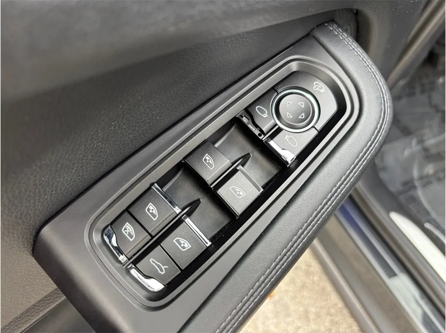 Porsche Macan photo 22