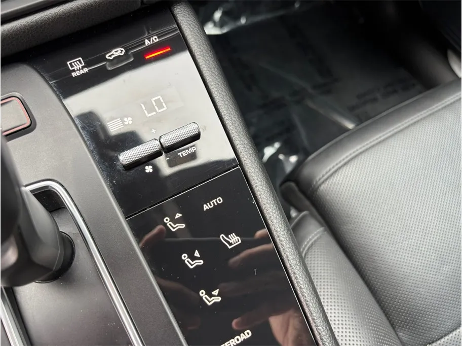 Porsche Macan photo 33