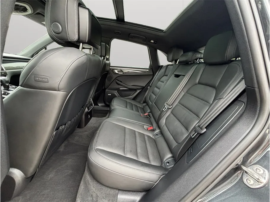 Porsche Macan photo 40