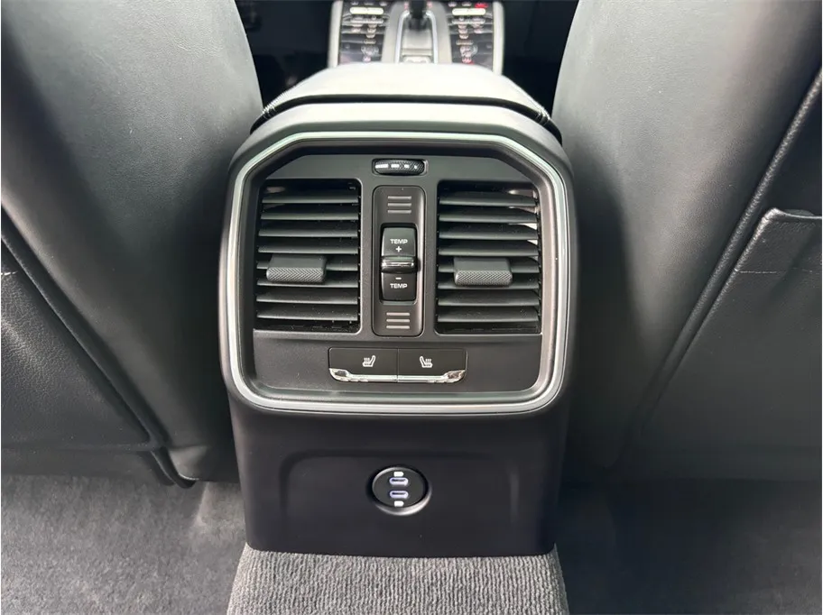 Porsche Macan photo 42