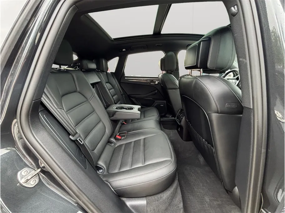 Porsche Macan photo 45