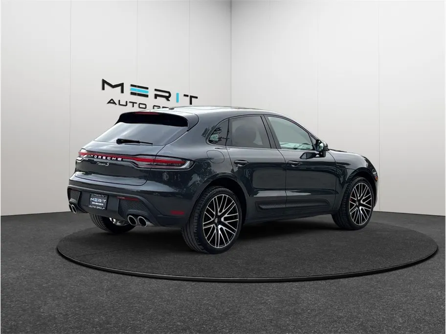Porsche Macan photo 9