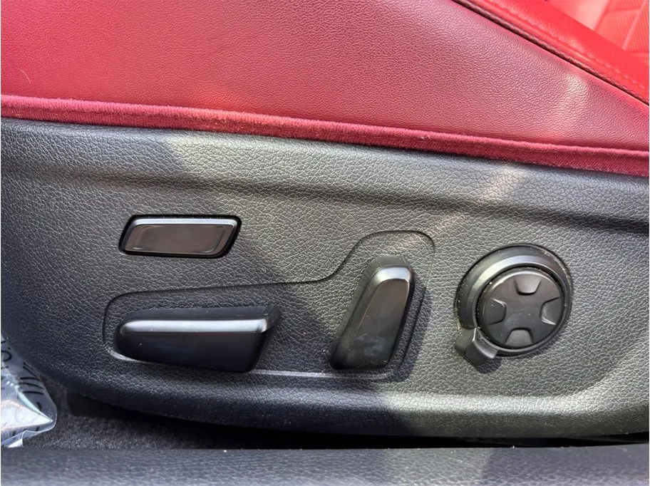 2022 Kia Stinger 23