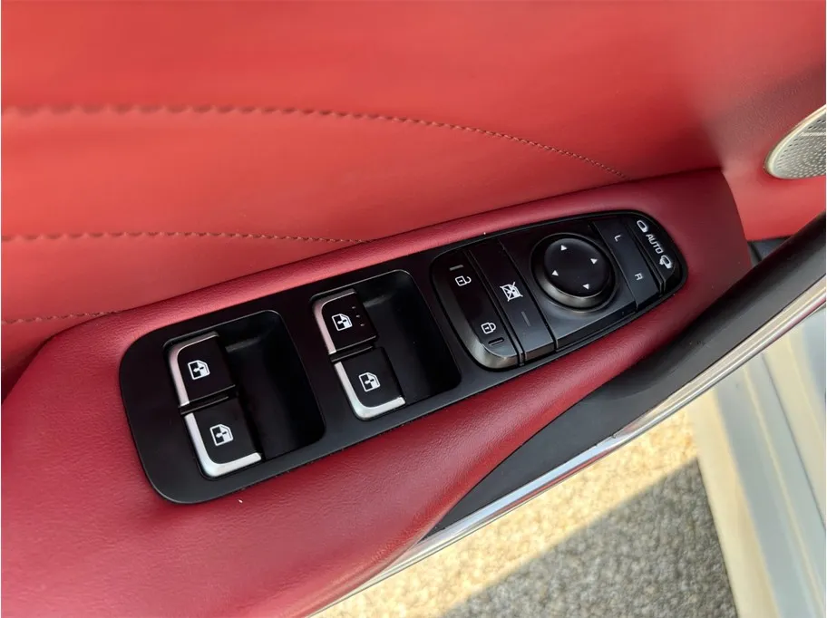 2022 Kia Stinger 26