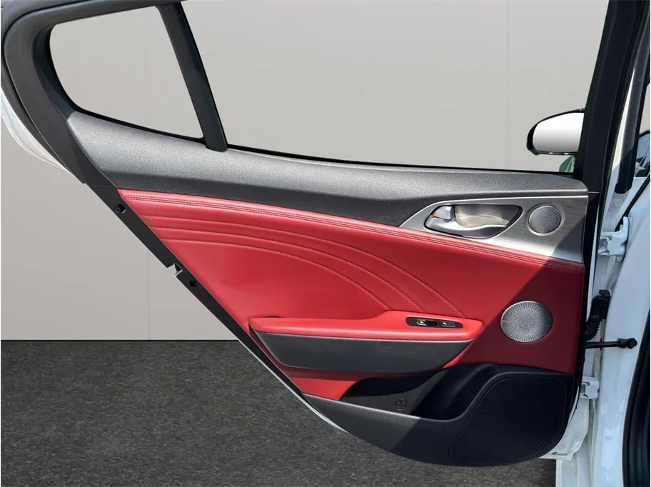 2022 Kia Stinger 44