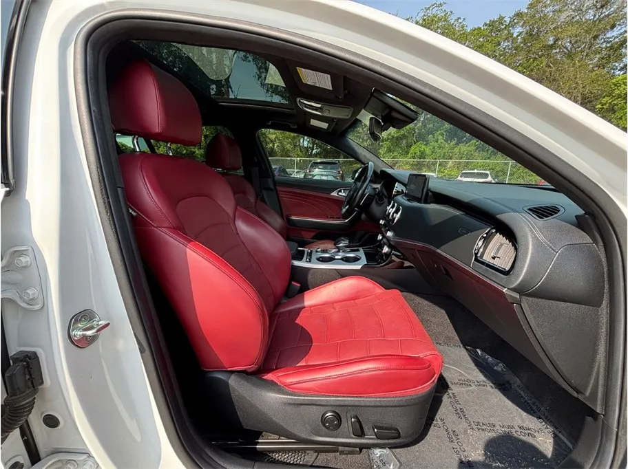 2022 Kia Stinger 48