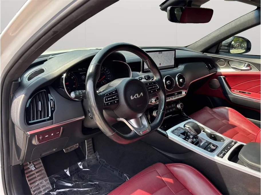 2022 Kia Stinger 7