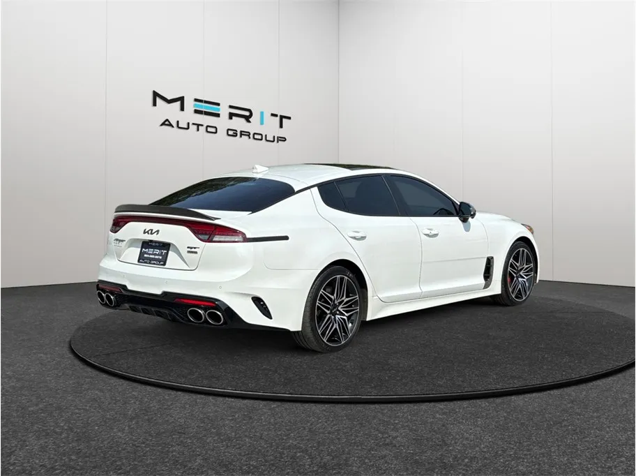 2022 Kia Stinger 10