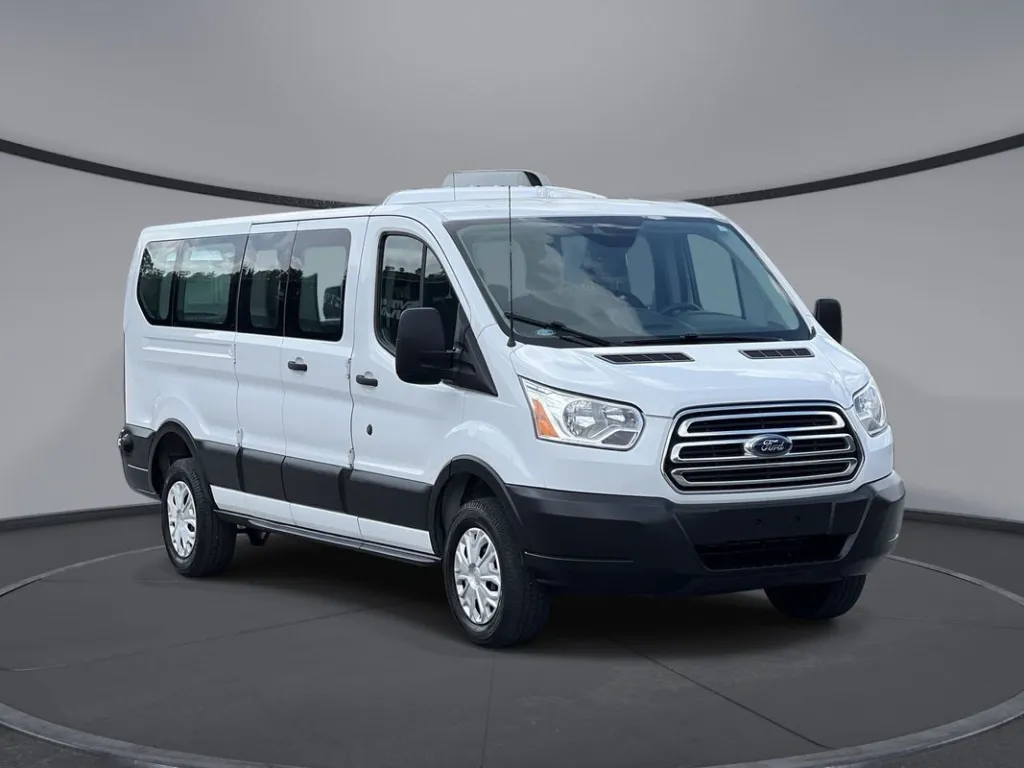 Car Rental High Top Passenger Van Ford Transit Wagon High Top 15