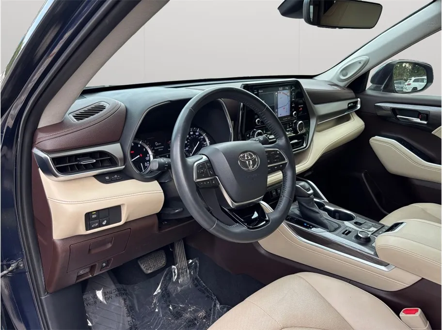 Toyota Highlander photo 6
