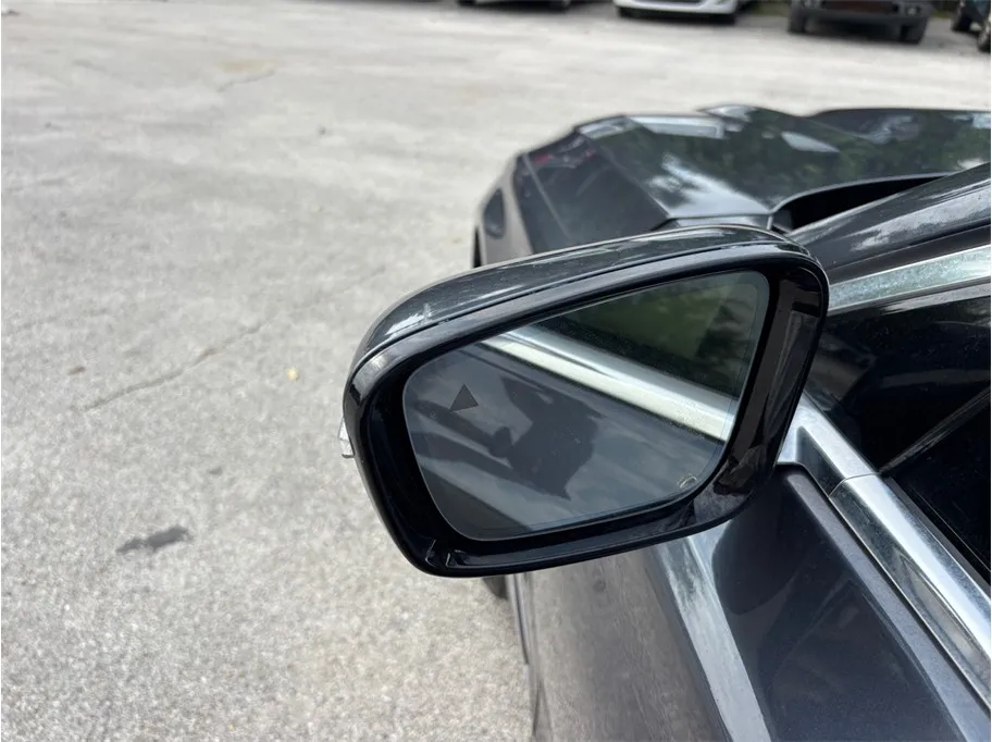 BMW 7 Series photo 17