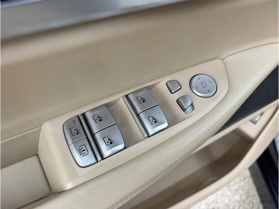 BMW 7 Series photo 22