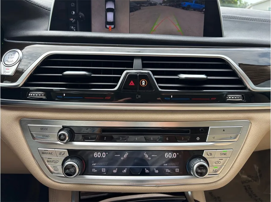 BMW 7 Series photo 33