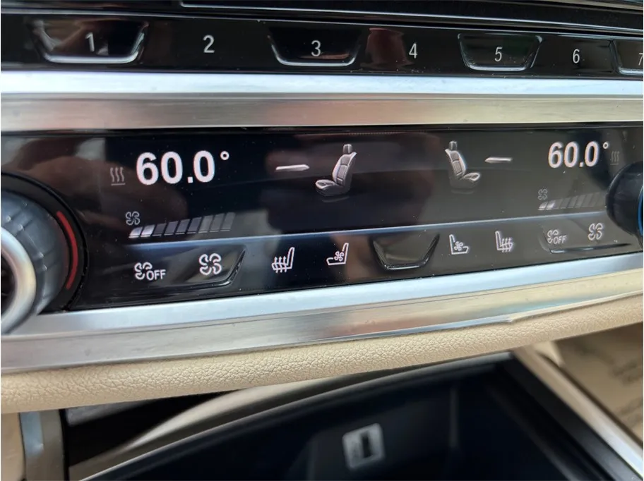 BMW 7 Series photo 34