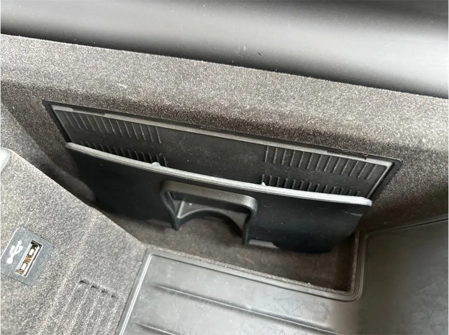 BMW 7 Series photo 37