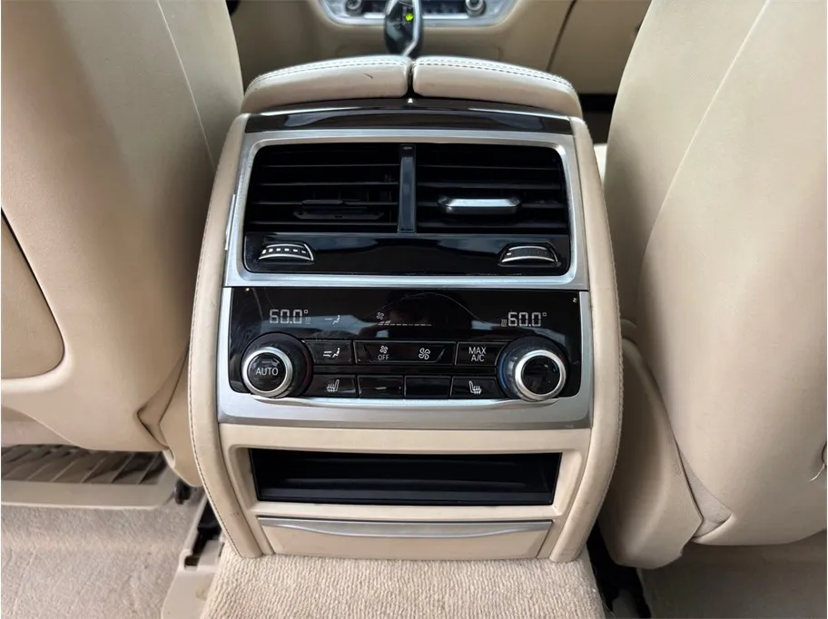 BMW 7 Series photo 42
