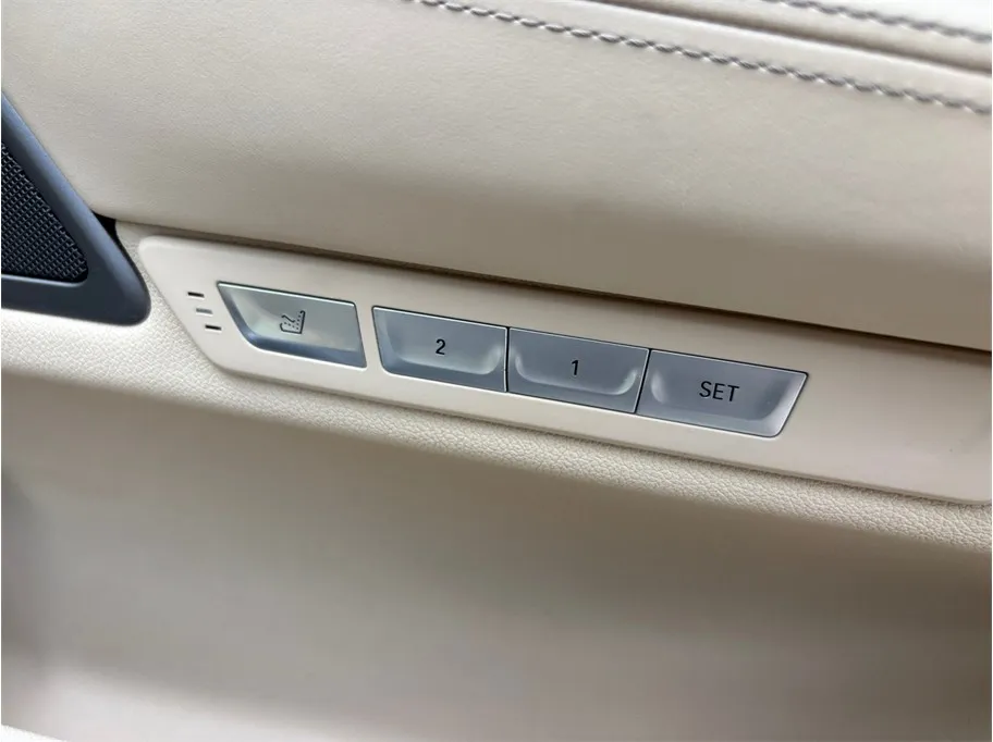 BMW 7 Series photo 50