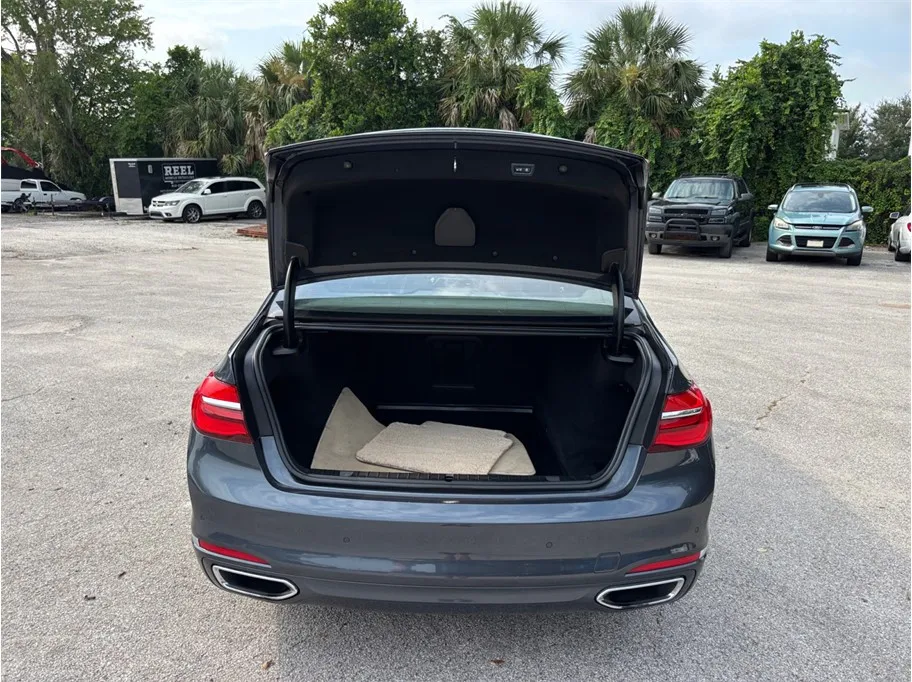 BMW 7 Series photo 52