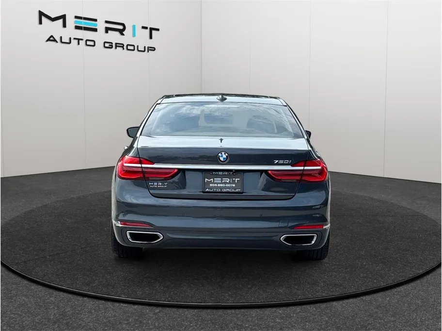 BMW 7 Series photo 7