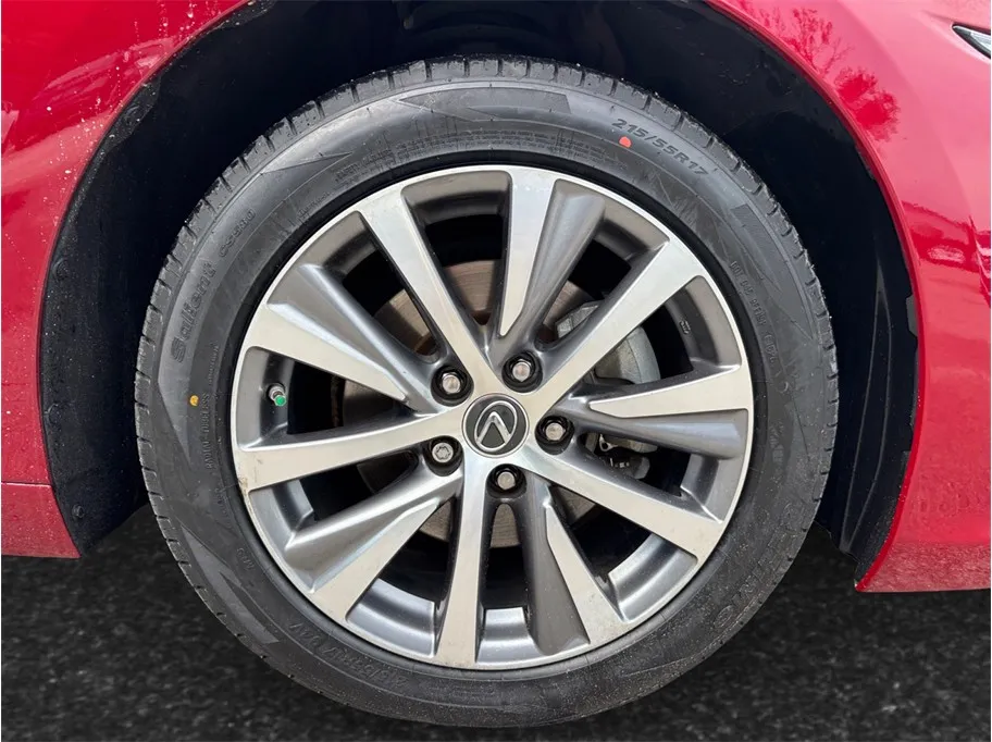 Lexus ES photo 13