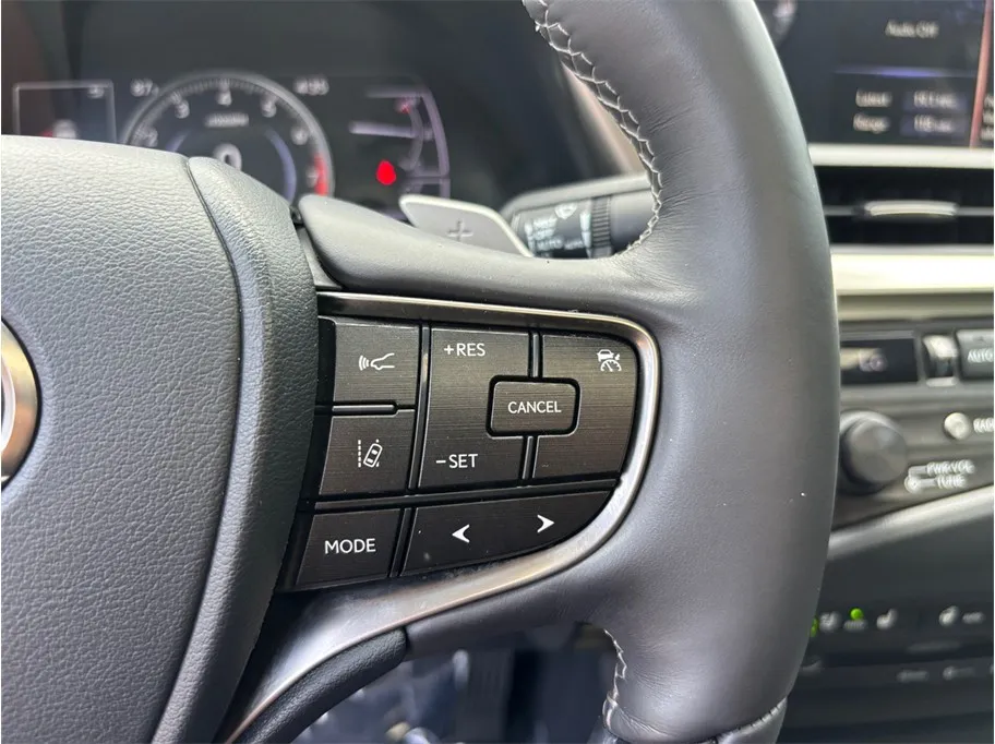 Lexus ES photo 28