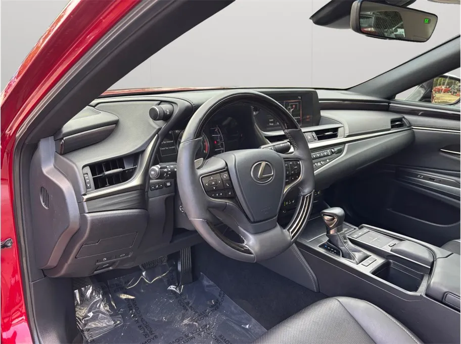 Lexus ES photo 6