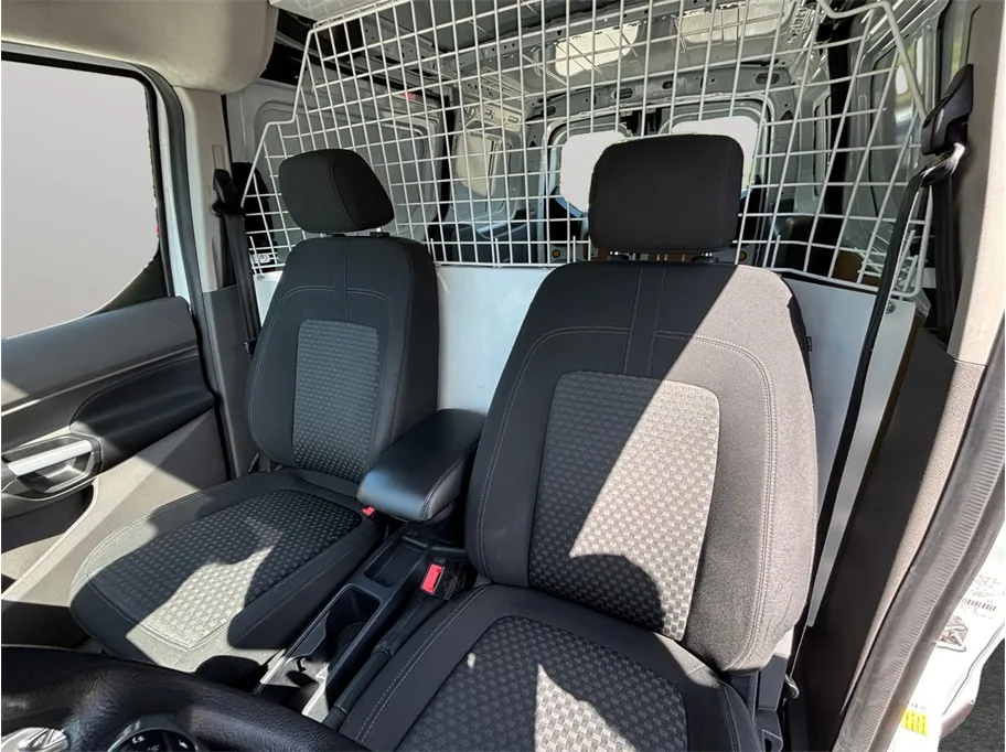 Ford Transit Connect photo 17