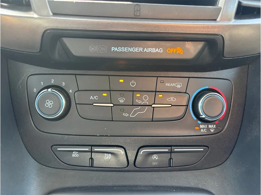 Ford Transit Connect photo 27