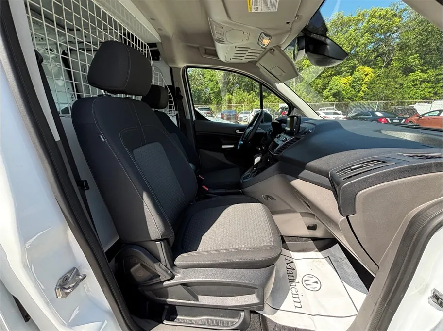 Ford Transit Connect photo 33